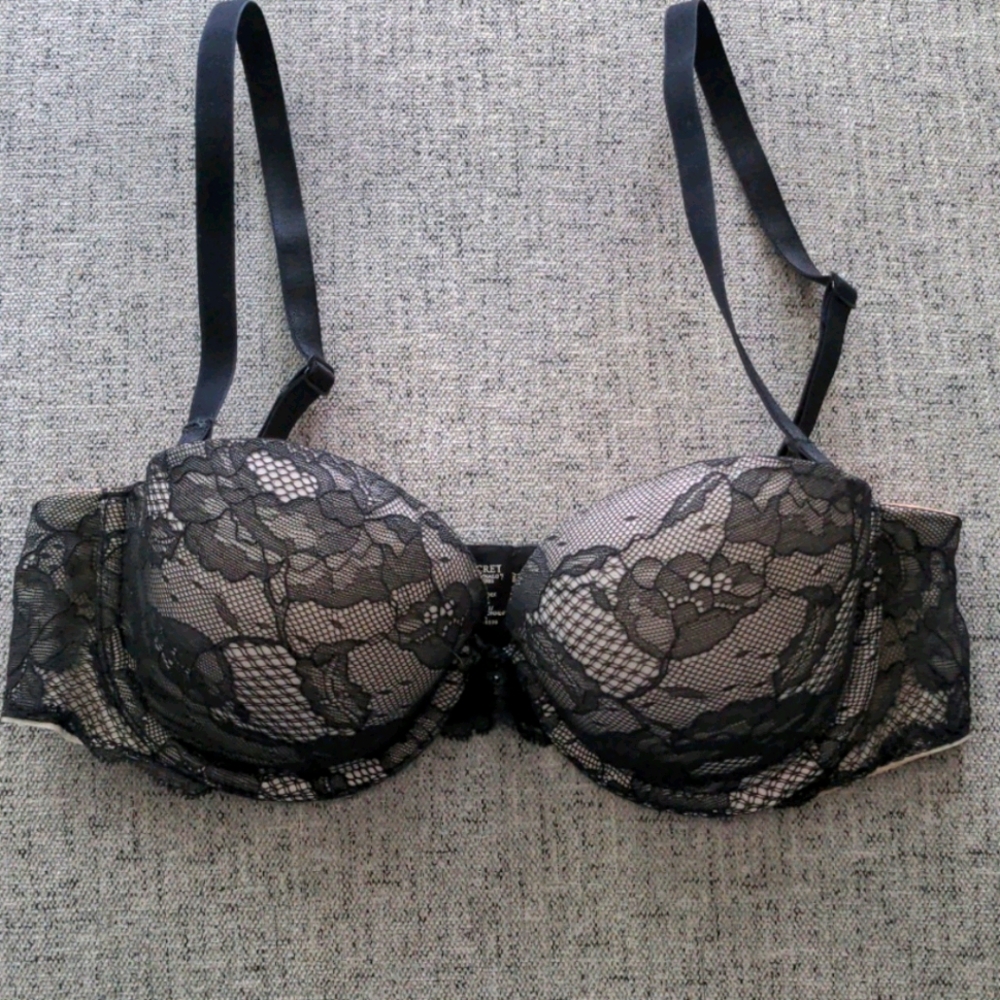 Black Victoria's Secret Biofit Bra